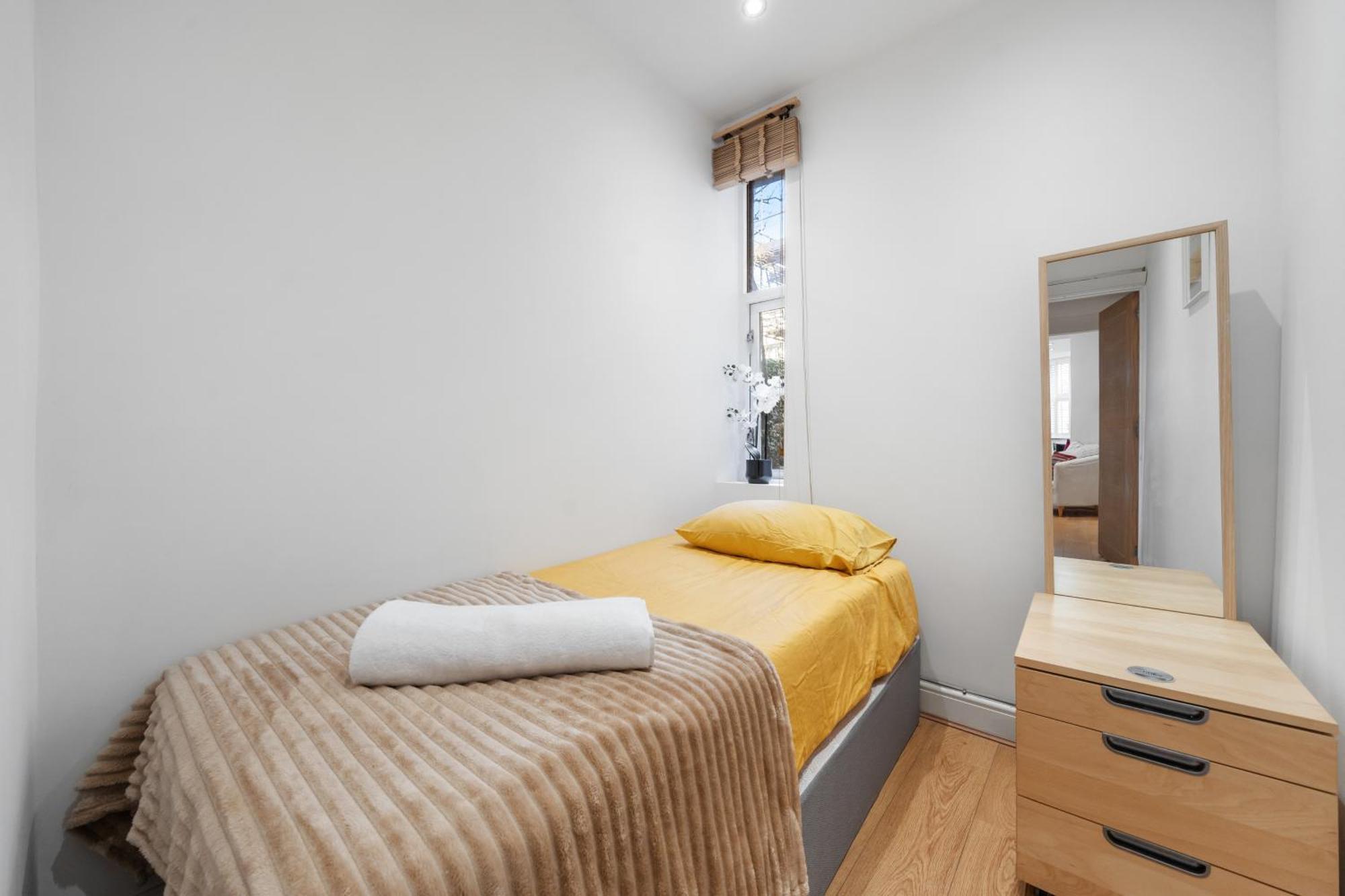 Holland Park Flat, 2bed 2bath, Breakfast, Lgf Londra
