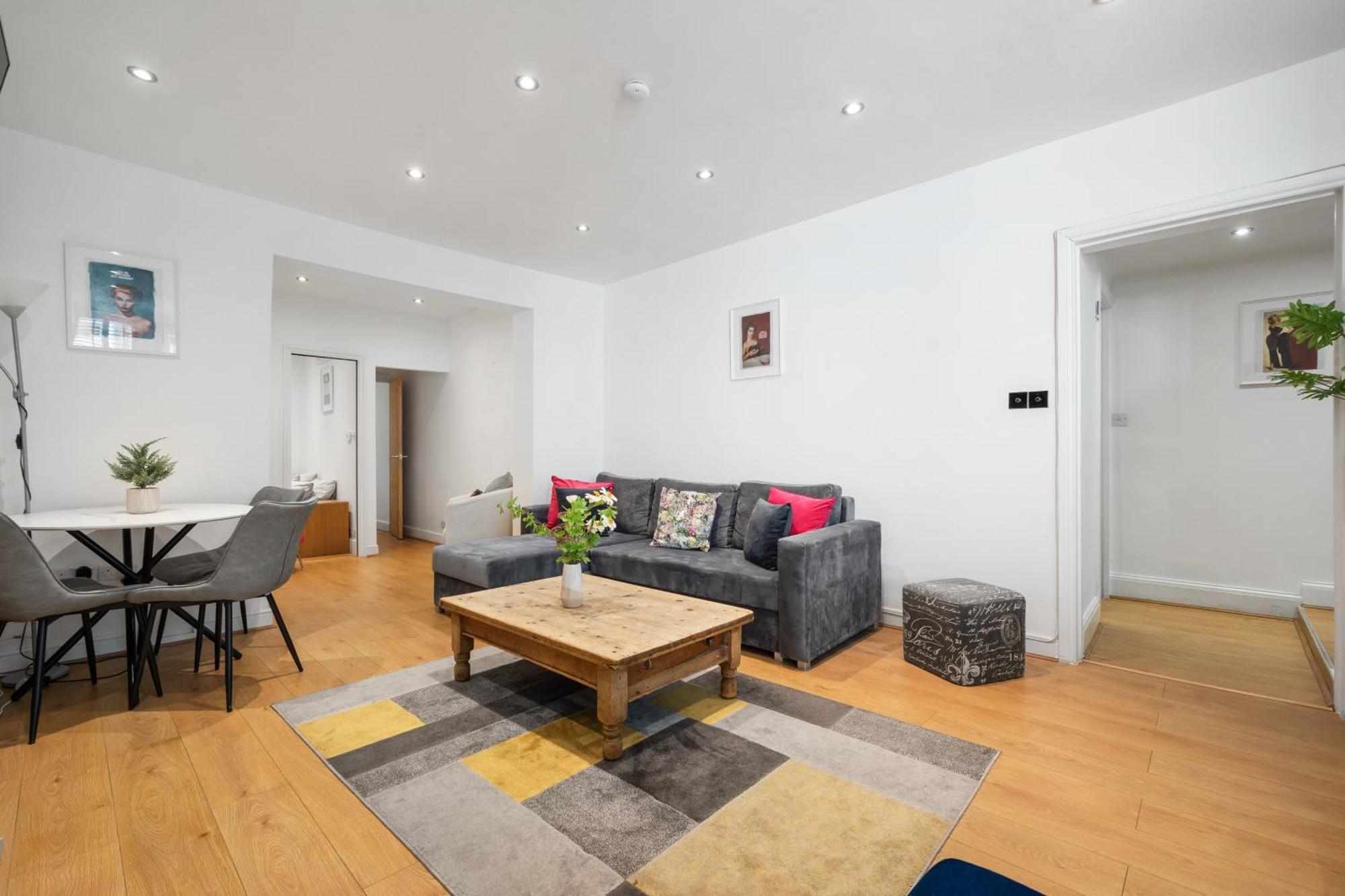 Holland Park Flat, 2bed 2bath, Breakfast, Lgf Londra